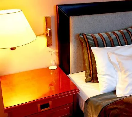 Mediterranean Blau Hotel *